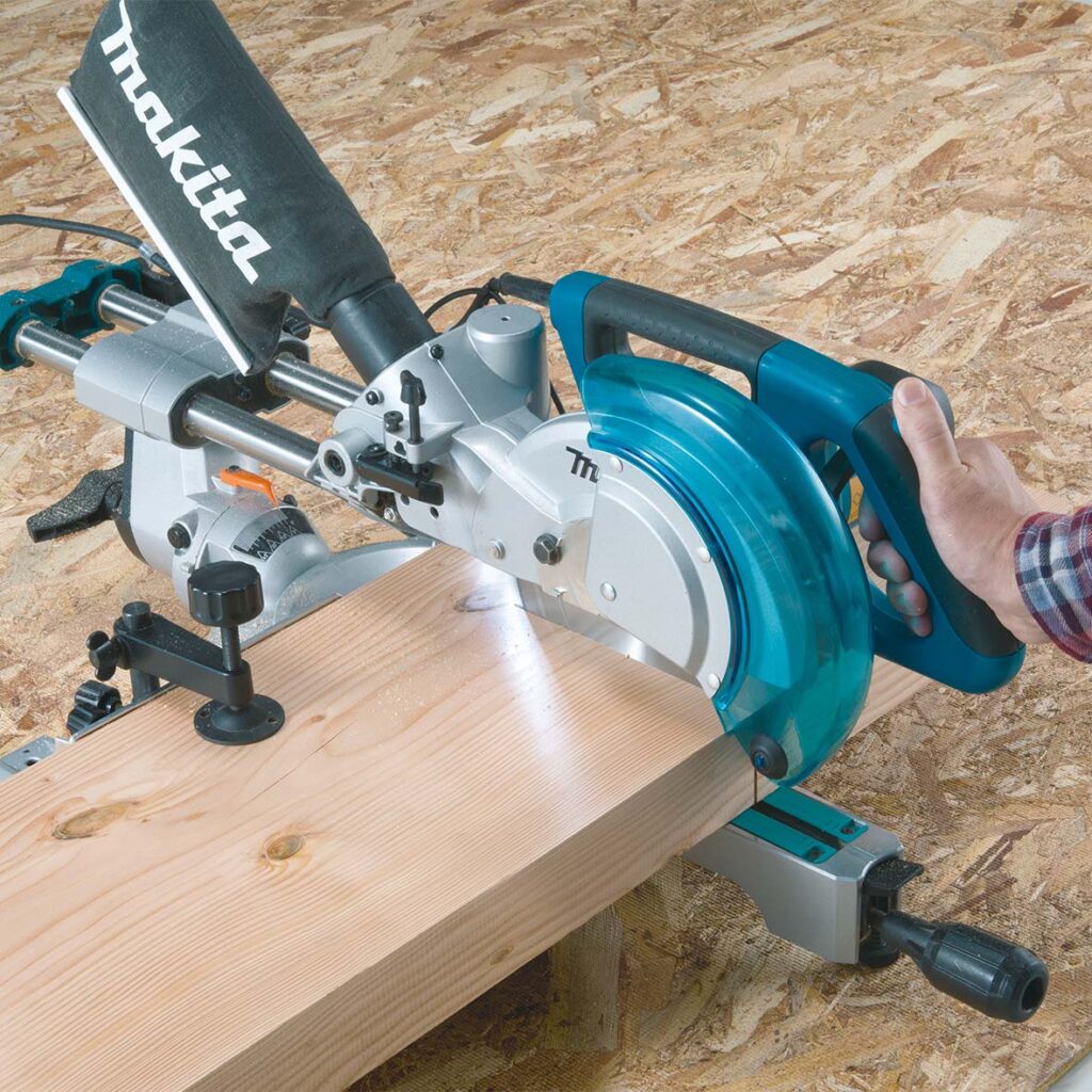 Makita LS0815FL cutting